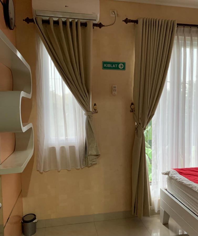 Platinum Setramurni Guest House Bandung 3Br Exterior photo