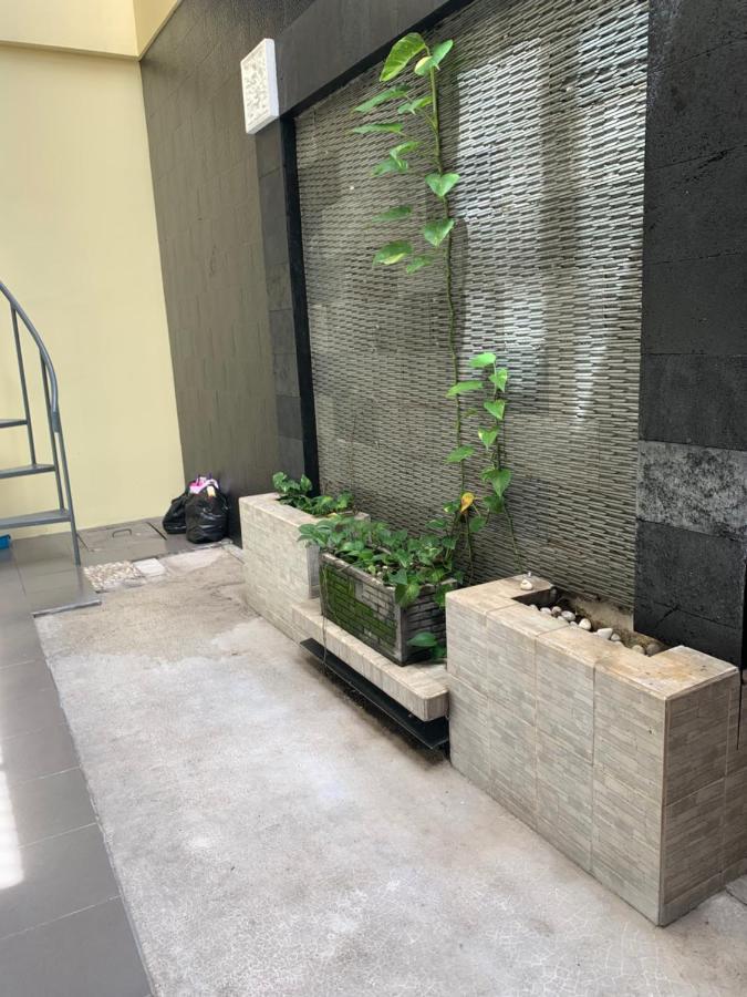 Platinum Setramurni Guest House Bandung 3Br Exterior photo