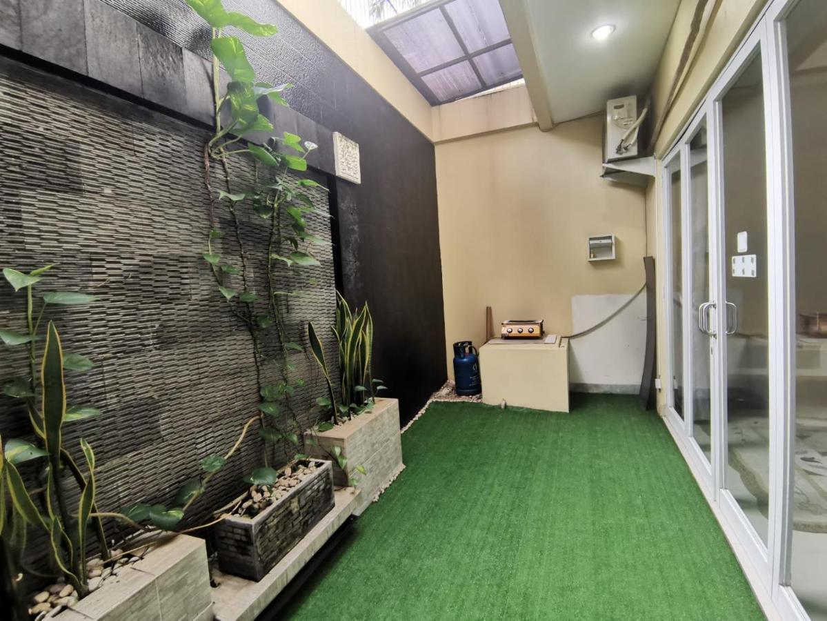 Platinum Setramurni Guest House Bandung 3Br Exterior photo